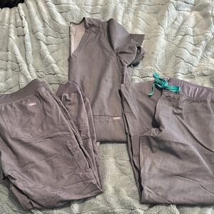 EUC Figs Scrubs Set